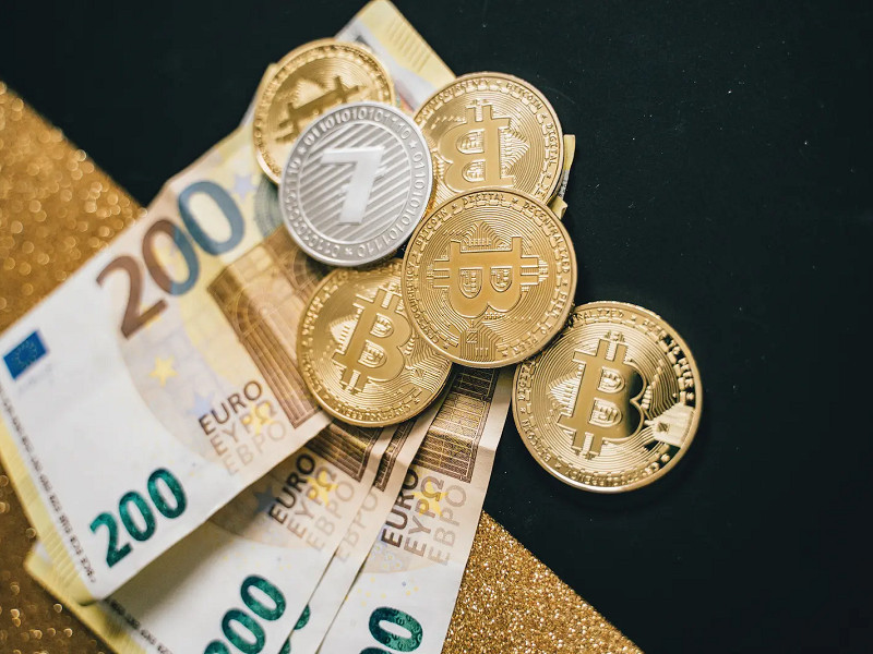 Как перевести деньги в Испанию из России в 2025 году: актуальные легальные способы