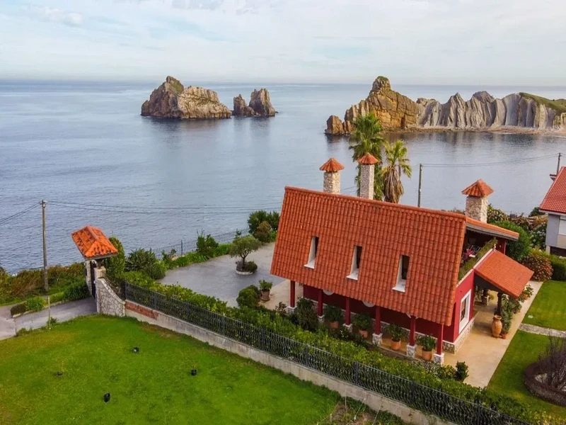 House with Panoramic Views of the Atlantic — Liencres