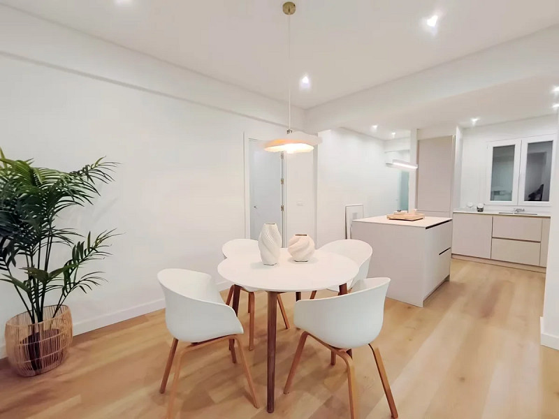 Modern Apartment in the Center of San Sebastián — Just 5 Minutes from the Beach and Coastal Living. Photo:  9