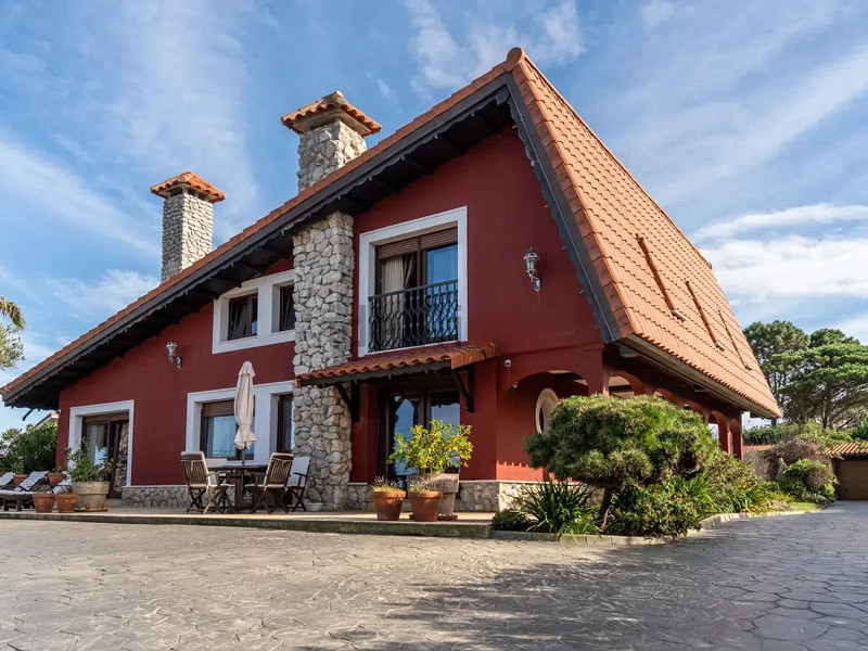 House with Panoramic Views of the Atlantic — Liencres. Photo:  2