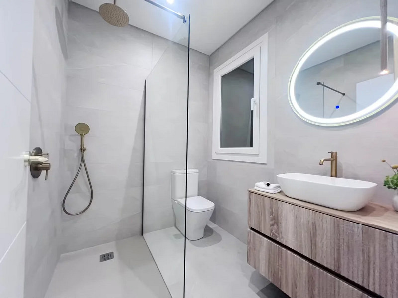 Modern Apartment in the Center of San Sebastián — Just 5 Minutes from the Beach and Coastal Living. Photo:  11