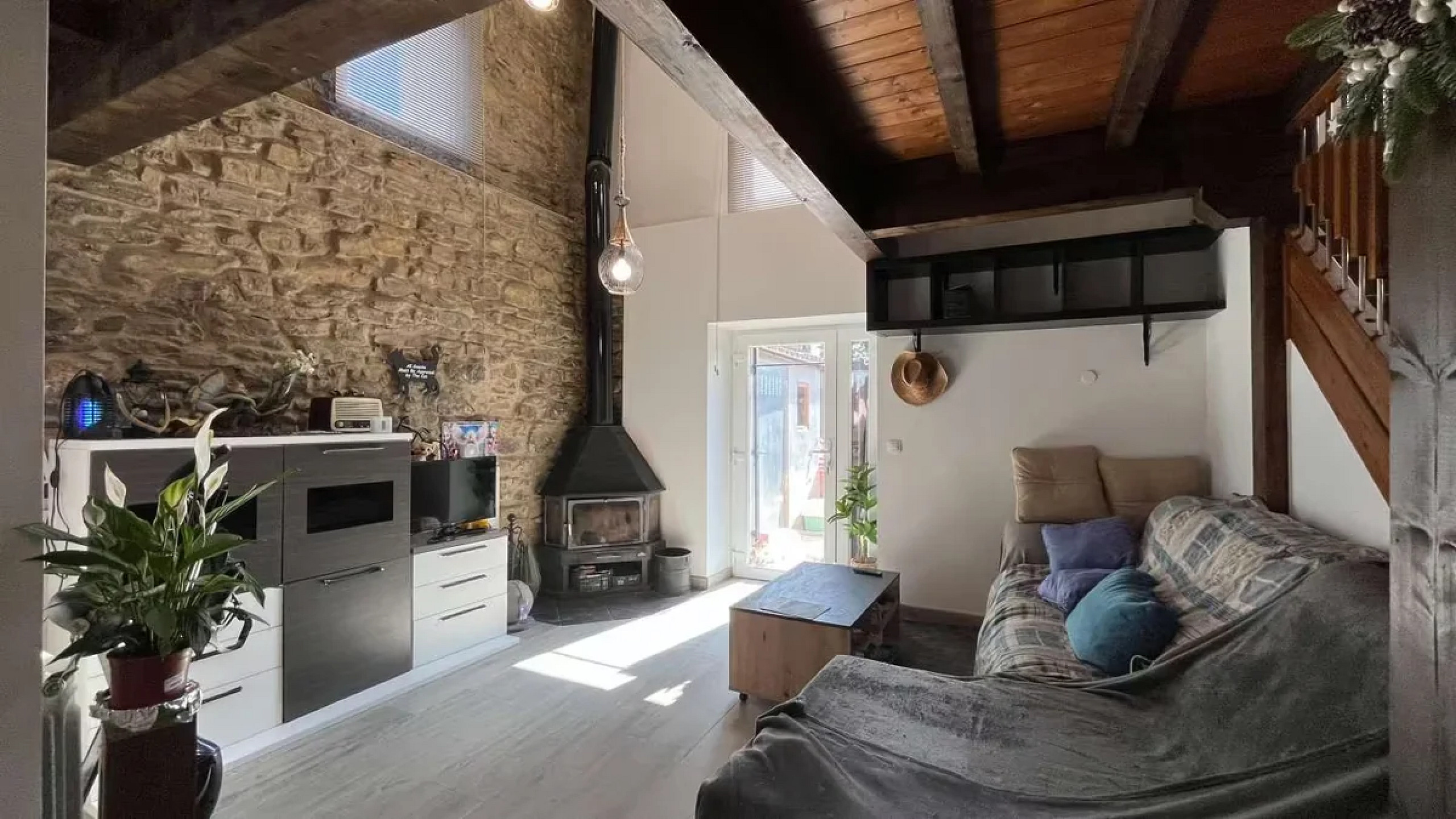 House with Garden and Jacuzzi in the Basque Country — Comfort and Tranquility Near Vitoria-Gasteiz