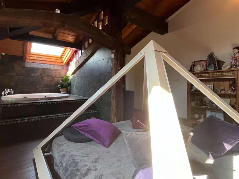 House with Garden and Jacuzzi in the Basque Country — Comfort and Tranquility Near Vitoria-Gasteiz. Photo:  24