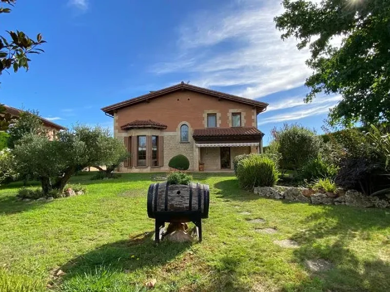 Spacious Family Home with Garden and Terrace in the Basque Country — Nature and Privacy Just 7 km from Vitoria-Gasteiz