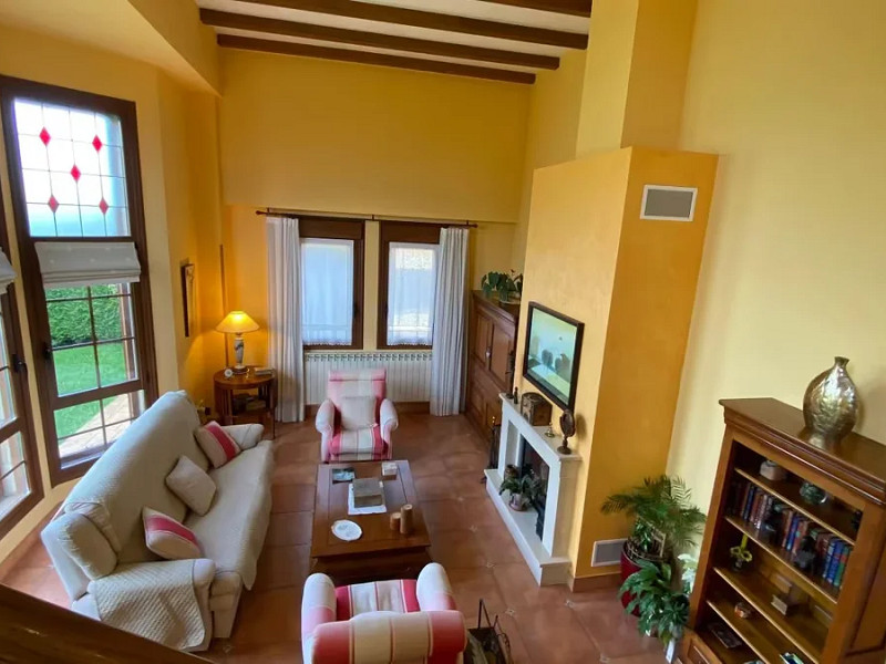 Spacious Family Home with Garden and Terrace in the Basque Country — Nature and Privacy Just 7 km from Vitoria-Gasteiz. Photo:  3