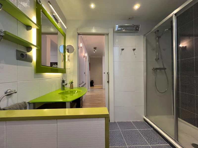 Apartment in the Heart of Santander — Calle Tetuán, Puerto Chico. Photo:  3