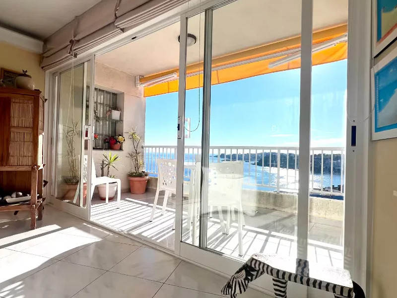 Bright Ocean-View Apartment in Galicia — Steps from Silgar Beach. Photo:  3