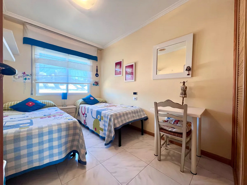 Bright Ocean-View Apartment in Galicia — Steps from Silgar Beach. Photo:  9
