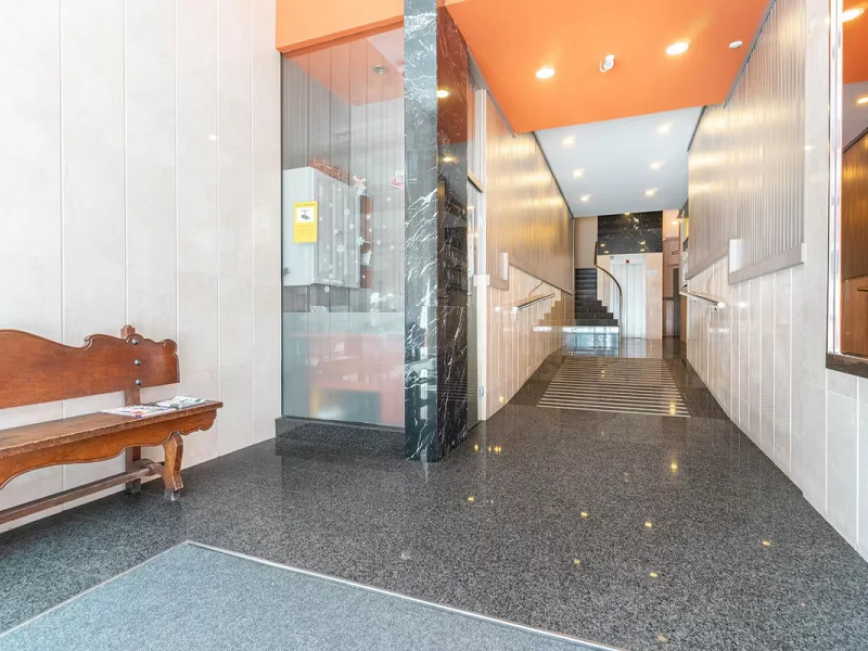 Spacious Apartment with Terrace and Panoramic Views in the Heart of Oviedo — Ideal Living in Asturias. Photo:  14