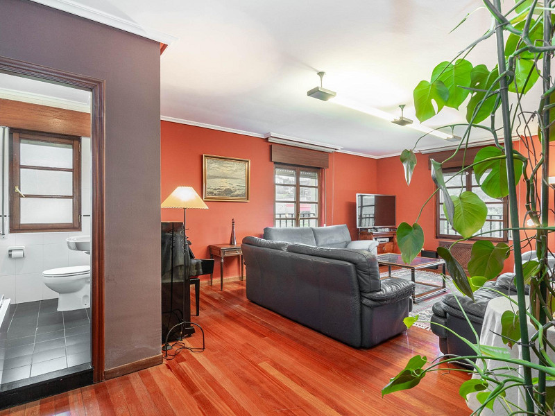 House with Garden, Pool, and Guest House in the Heart of Asturias — Space, Style, and Nature Just 15 Minutes from Oviedo. Photo:  7