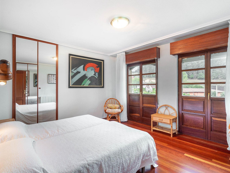 House with Garden, Pool, and Guest House in the Heart of Asturias — Space, Style, and Nature Just 15 Minutes from Oviedo. Photo:  17