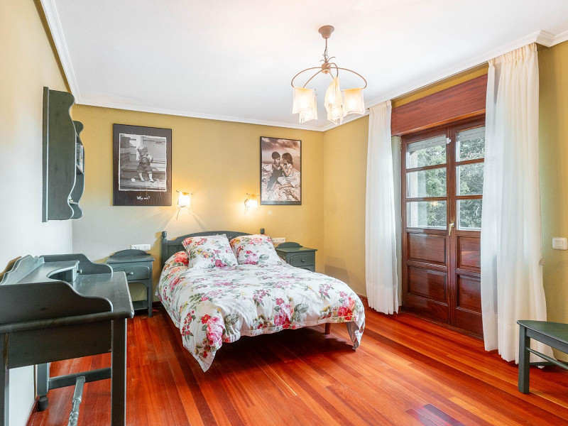 House with Garden, Pool, and Guest House in the Heart of Asturias — Space, Style, and Nature Just 15 Minutes from Oviedo. Photo:  22