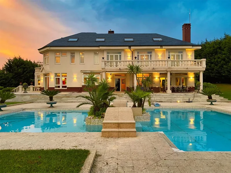 Elegant Luxury Residence with Pool and Garden in Arce (Piélagos)