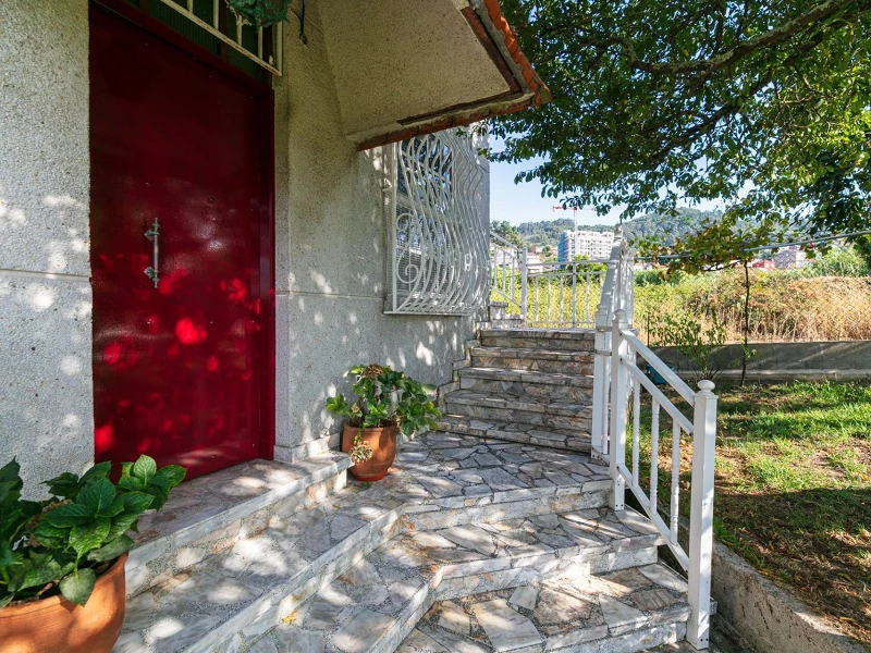 House with Garden and Terrace in the Teis District — Vigo, Galicia
