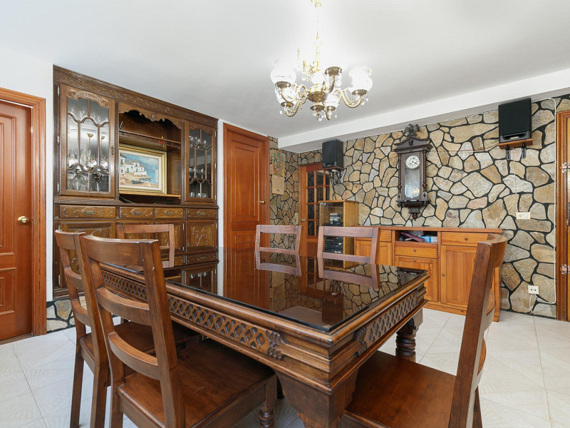 House with Garden and Terrace in the Teis District — Vigo, Galicia. Photo:  6