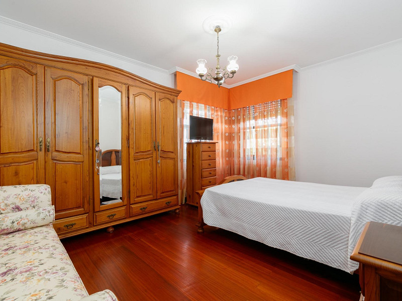 House with Garden and Terrace in the Teis District — Vigo, Galicia. Photo:  14