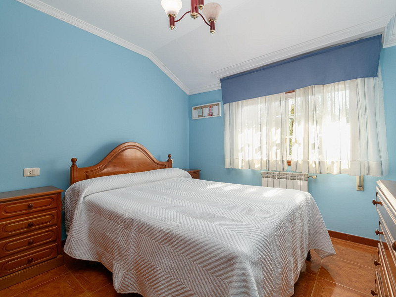House with Garden and Terrace in the Teis District — Vigo, Galicia. Photo:  19