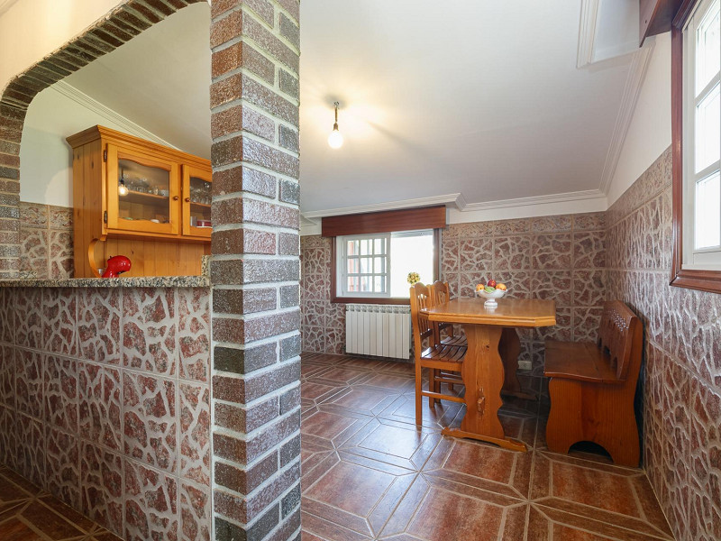 House with Garden and Terrace in the Teis District — Vigo, Galicia. Photo:  23