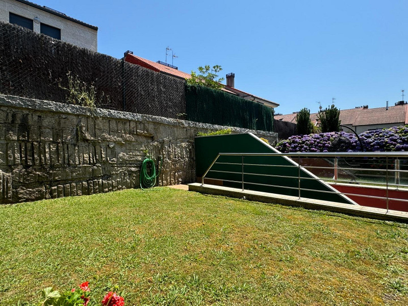 Modern Townhouse with Pool and Garden in the Sárdoma District — Vigo, Galicia. Photo:  3