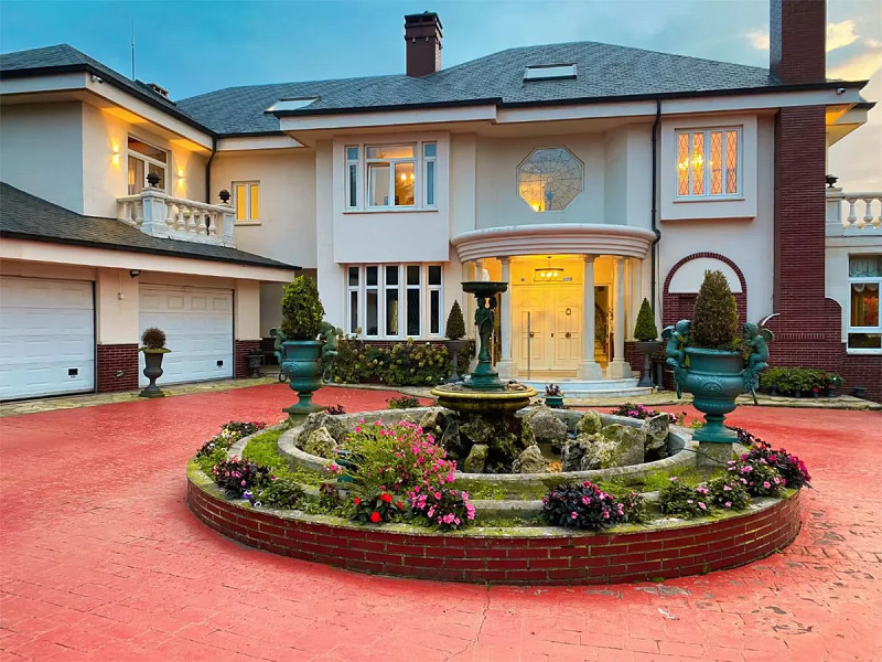 Elegant Luxury Residence with Pool and Garden in Arce (Piélagos). Photo:  4