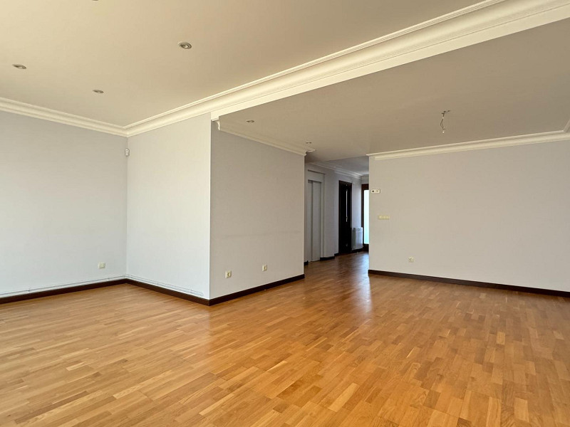 Modern Townhouse with Pool and Garden in the Sárdoma District — Vigo, Galicia. Photo:  7