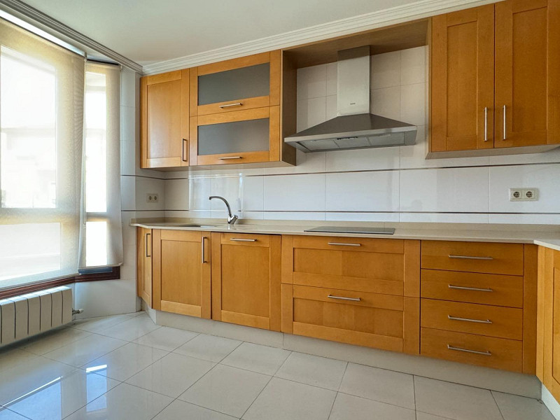 Modern Townhouse with Pool and Garden in the Sárdoma District — Vigo, Galicia. Photo:  8