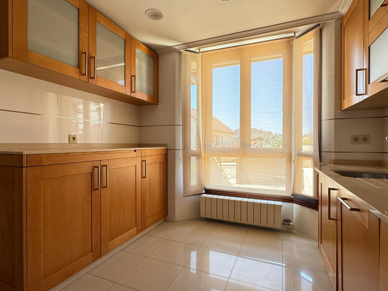 Modern Townhouse with Pool and Garden in the Sárdoma District — Vigo, Galicia. Photo:  10