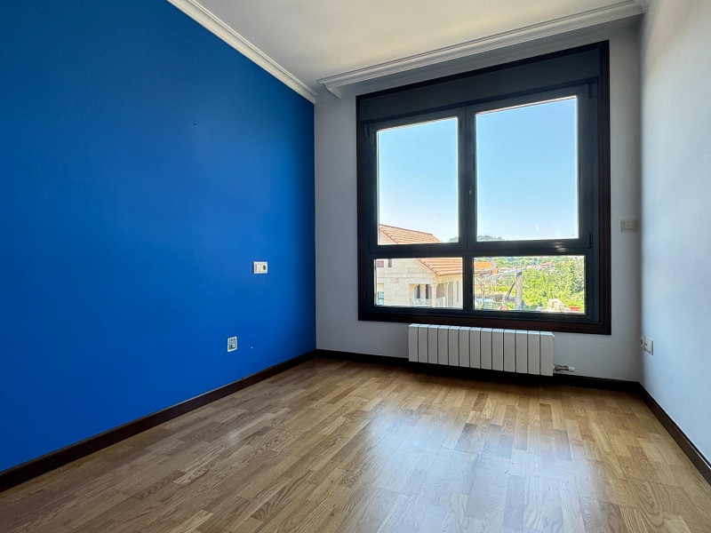 Modern Townhouse with Pool and Garden in the Sárdoma District — Vigo, Galicia. Photo:  11