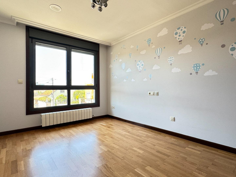 Modern Townhouse with Pool and Garden in the Sárdoma District — Vigo, Galicia. Photo:  17