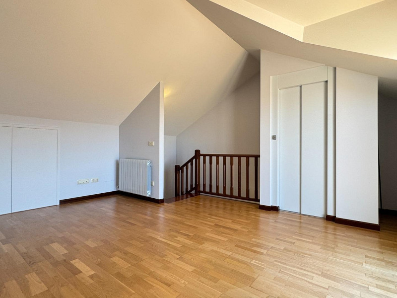 Modern Townhouse with Pool and Garden in the Sárdoma District — Vigo, Galicia. Photo:  20