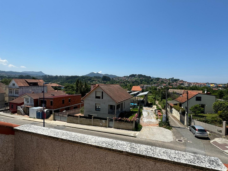 Modern Townhouse with Pool and Garden in the Sárdoma District — Vigo, Galicia. Photo:  22
