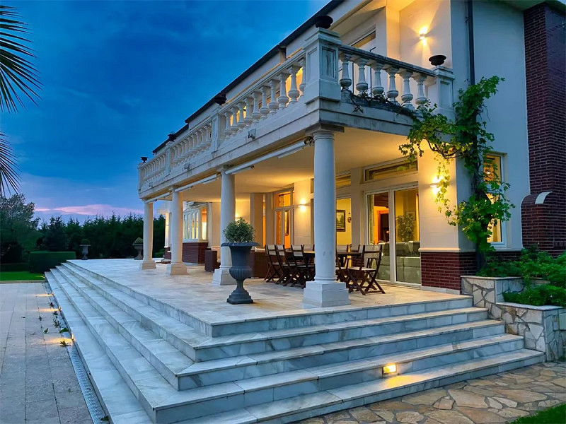 Elegant Luxury Residence with Pool and Garden in Arce (Piélagos). Photo:  7