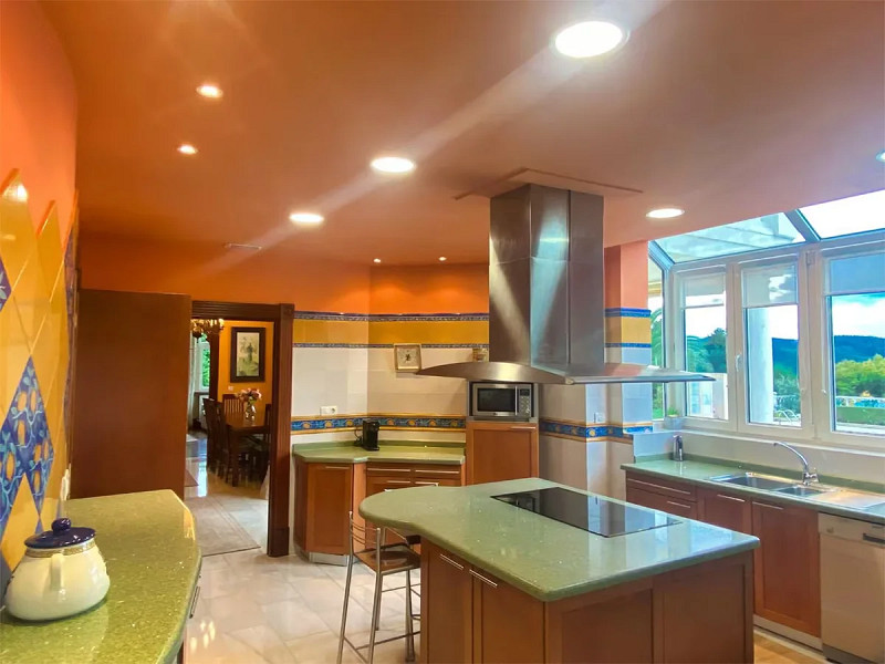 Elegant Luxury Residence with Pool and Garden in Arce (Piélagos). Photo:  12