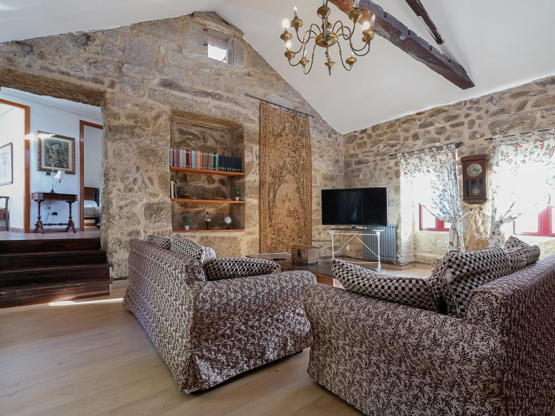 House in Freixeiro – Santa Lucía da Salgueira, Vigo, Galicia. Photo:  23