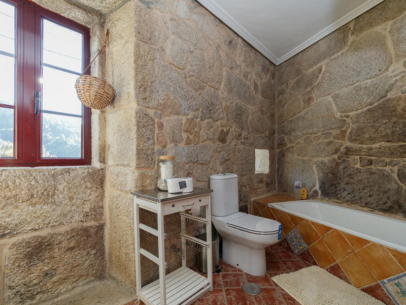 House in Freixeiro – Santa Lucía da Salgueira, Vigo, Galicia. Photo:  30