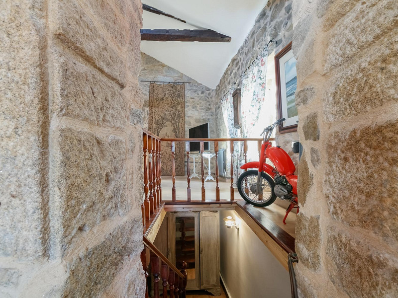 House in Freixeiro – Santa Lucía da Salgueira, Vigo, Galicia. Photo:  37