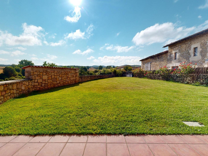House with Garden, Terrace, and Guest Area in the Basque Country — Surrounded by Nature and Timeless Tranquility. Photo:  6