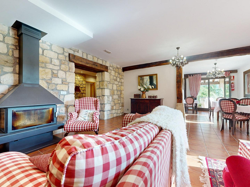 House with Garden, Terrace, and Guest Area in the Basque Country — Surrounded by Nature and Timeless Tranquility. Photo:  11