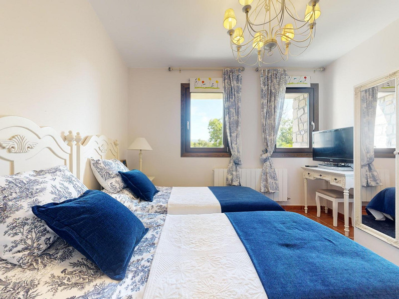 House with Garden, Terrace, and Guest Area in the Basque Country — Surrounded by Nature and Timeless Tranquility. Photo:  15