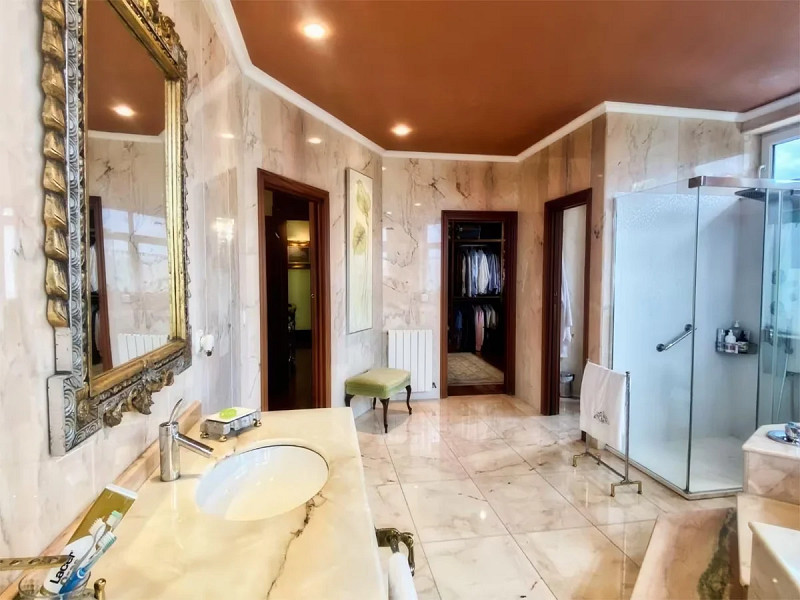 Elegant Luxury Residence with Pool and Garden in Arce (Piélagos). Photo:  24