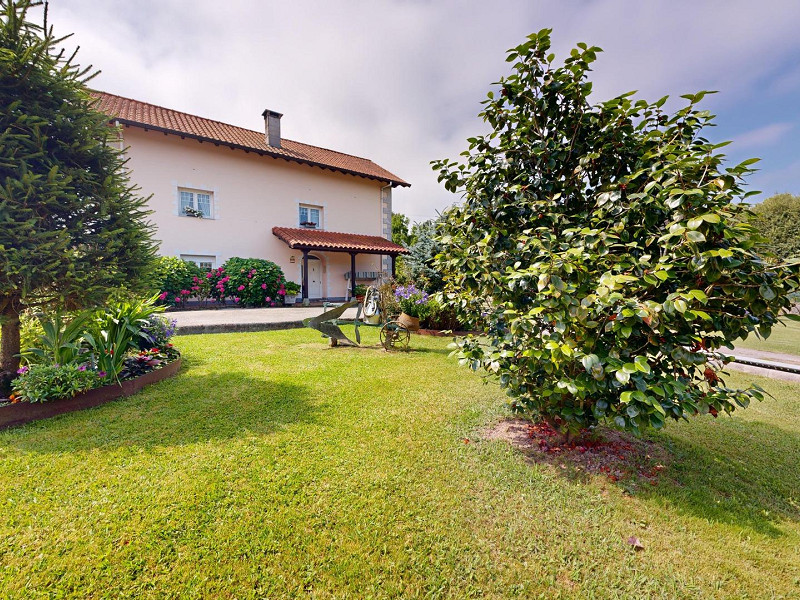 House with Garden and Panoramic Views in Laredo, Cantabria. Photo:  4