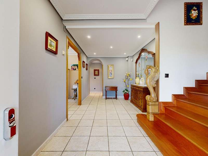 House with Garden and Panoramic Views in Laredo, Cantabria. Photo:  8