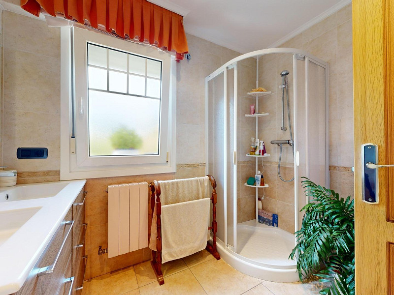 House with Garden and Panoramic Views in Laredo, Cantabria. Photo:  15