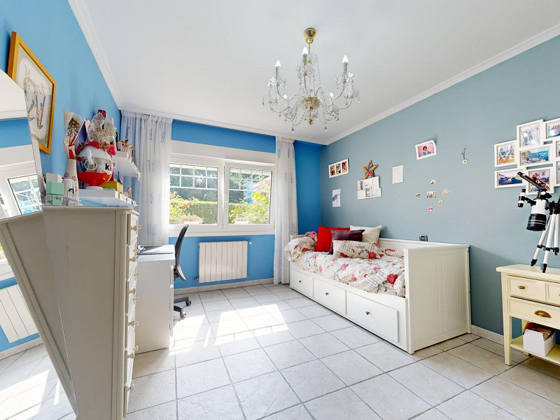 House with Garden and Panoramic Views in Laredo, Cantabria. Photo:  17