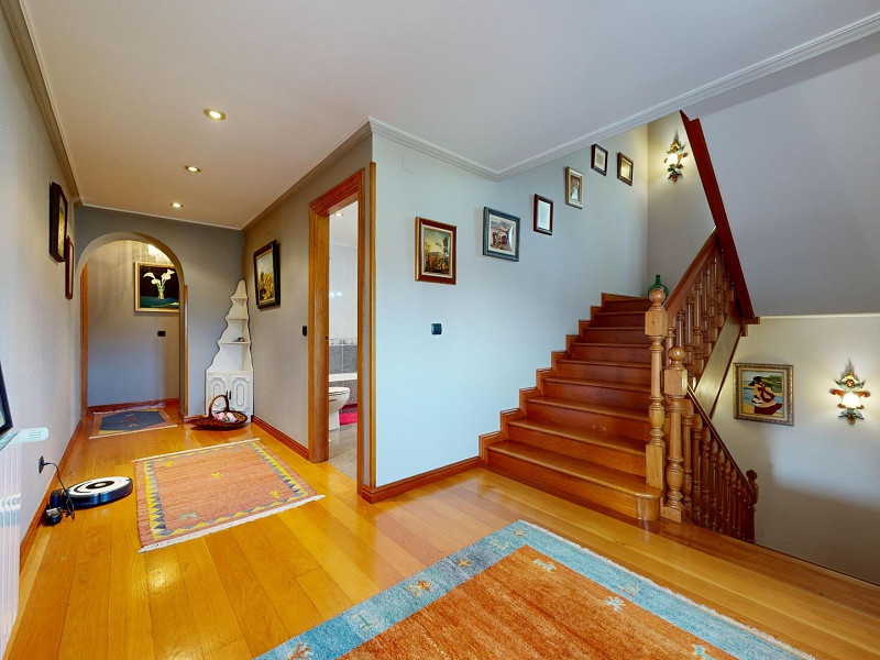 House with Garden and Panoramic Views in Laredo, Cantabria. Photo:  19