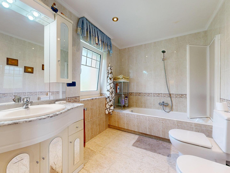 House with Garden and Panoramic Views in Laredo, Cantabria. Photo:  27