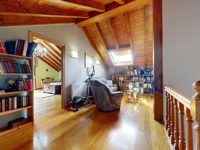 House with Garden and Panoramic Views in Laredo, Cantabria. Photo:  28