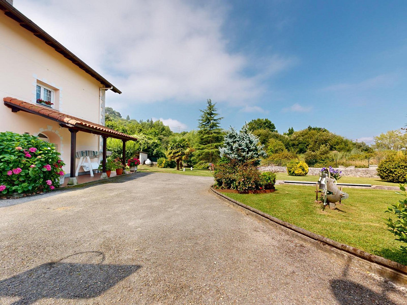House with Garden and Panoramic Views in Laredo, Cantabria. Photo:  34