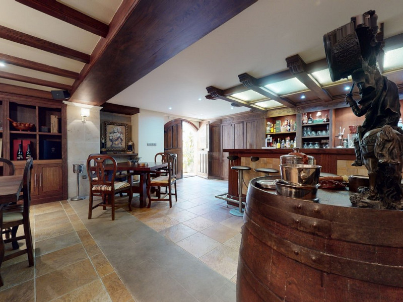 Premium Seaside Villa with Panoramic Ocean Views and Guest Suite in Central Castro-Urdiales, Cantabria. Photo:  60