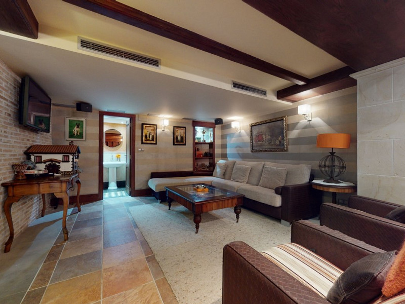 Premium Seaside Villa with Panoramic Ocean Views and Guest Suite in Central Castro-Urdiales, Cantabria. Photo:  64